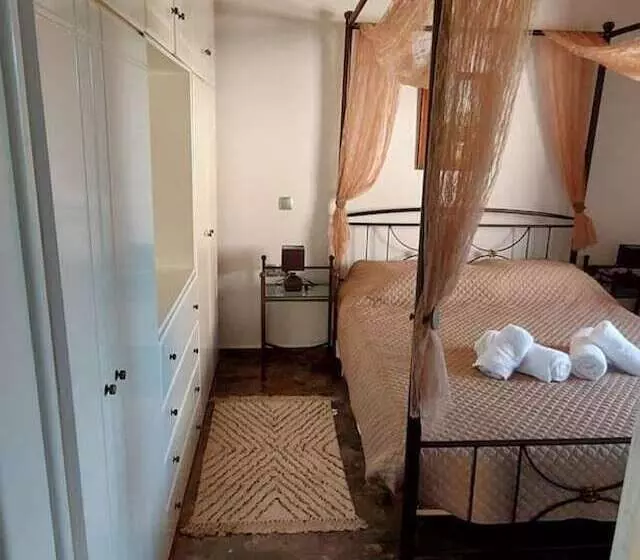 Residenssi A Flower House In Corfu Close To Beach And Town