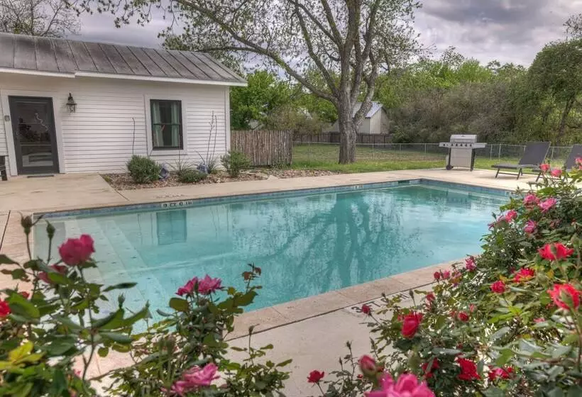 Schubert Inn Cottage   Pool   Walk To Main St