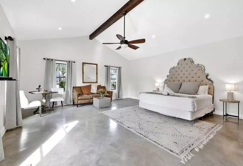 Schubert Inn Cottage   Pool   Walk To Main St