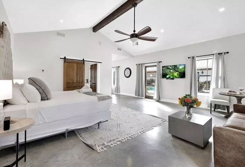 Schubert Inn Cottage   Pool   Walk To Main St