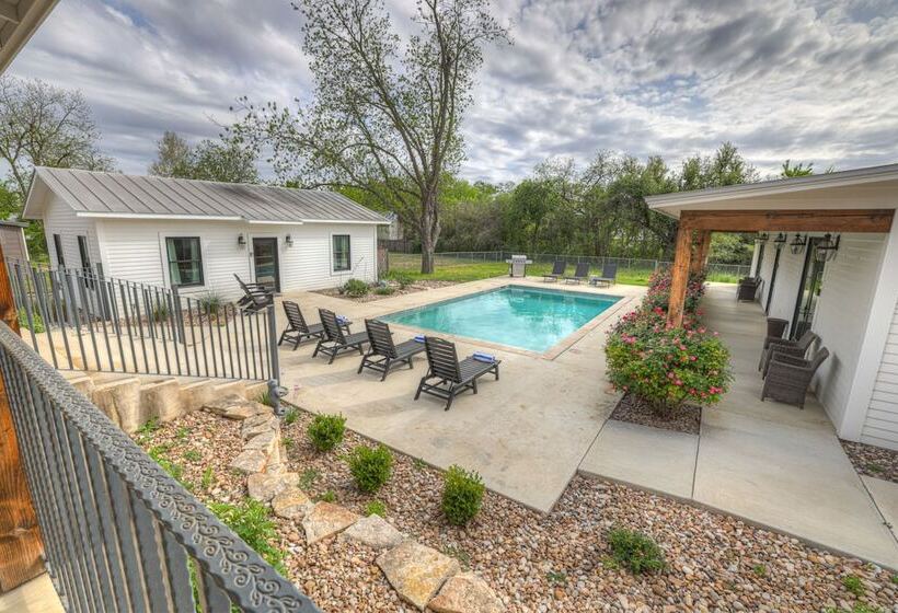 Schubert Inn Cottage   Pool   Walk To Main St