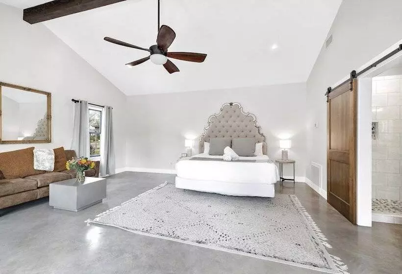 Schubert Inn Cottage   Pool   Walk To Main St