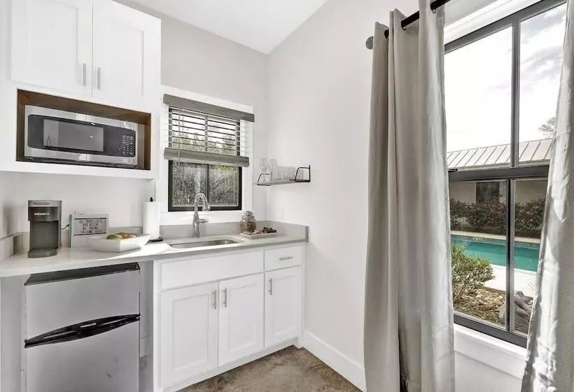 Schubert Inn Cottage   Pool   Walk To Main St