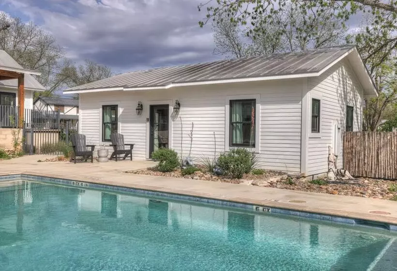 Schubert Inn Cottage   Pool   Walk To Main St