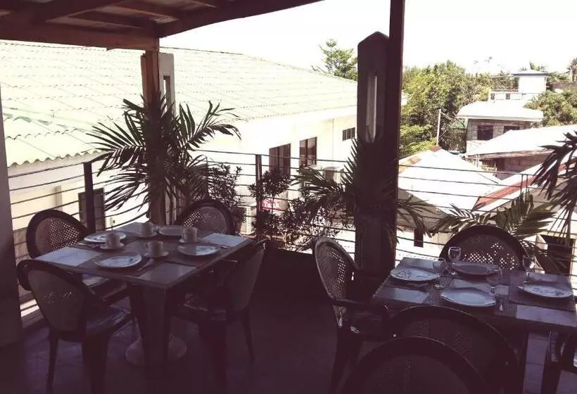 Antonios Pension House