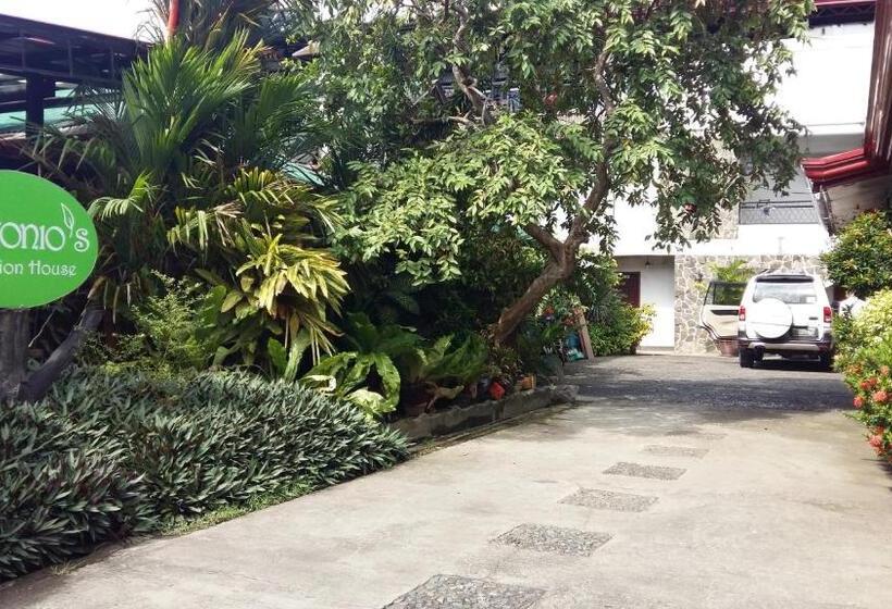 Antonios Pension House