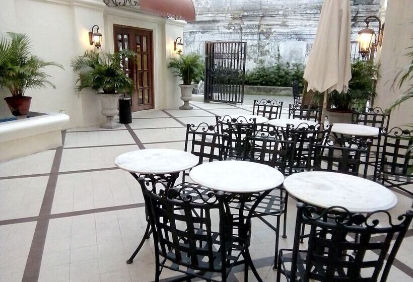 فندق Ciudad Fernandina