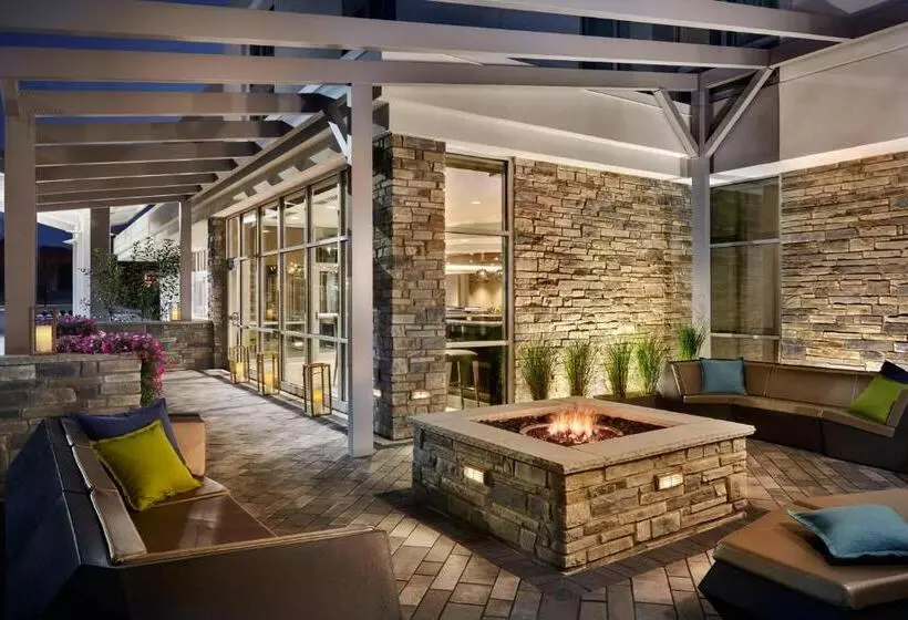 ホテル Springhill Suites By Marriott Cleveland Independence