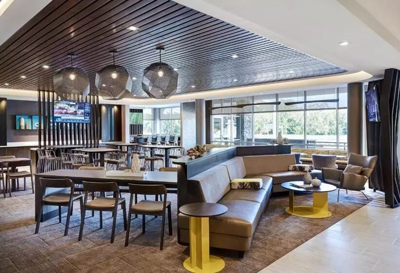 ホテル Springhill Suites By Marriott Cleveland Independence
