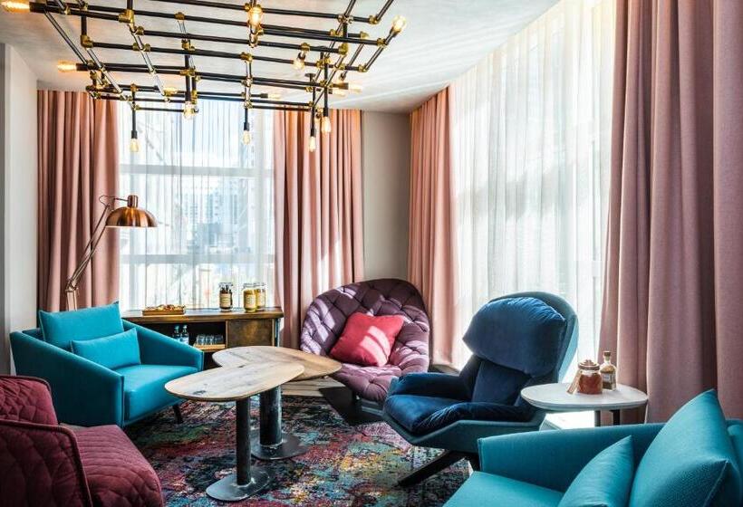 Novotel London Canary Wharf