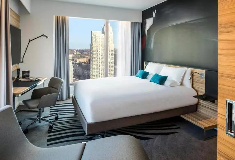 Novotel London Canary Wharf
