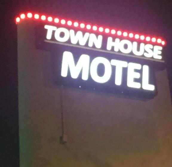Town House Motel