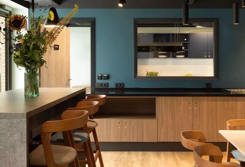 هتل Adagio Antwerp City Center