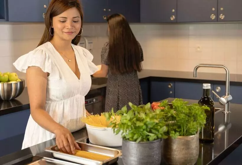 هتل Adagio Antwerp City Center