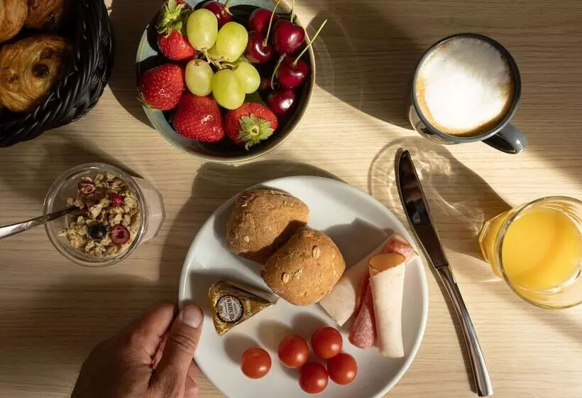 هتل Adagio Antwerp City Center