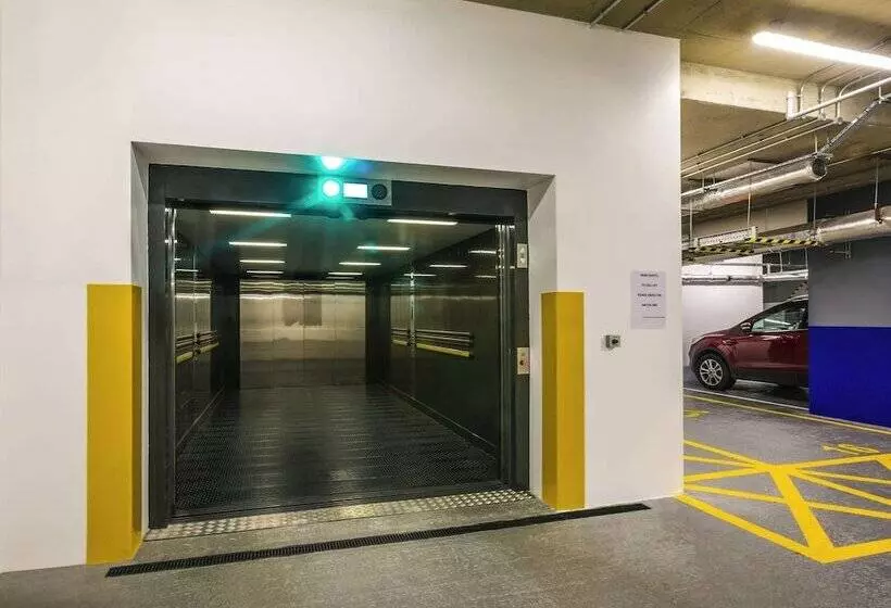 هتل Adagio Antwerp City Center