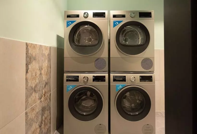 هتل Adagio Antwerp City Center