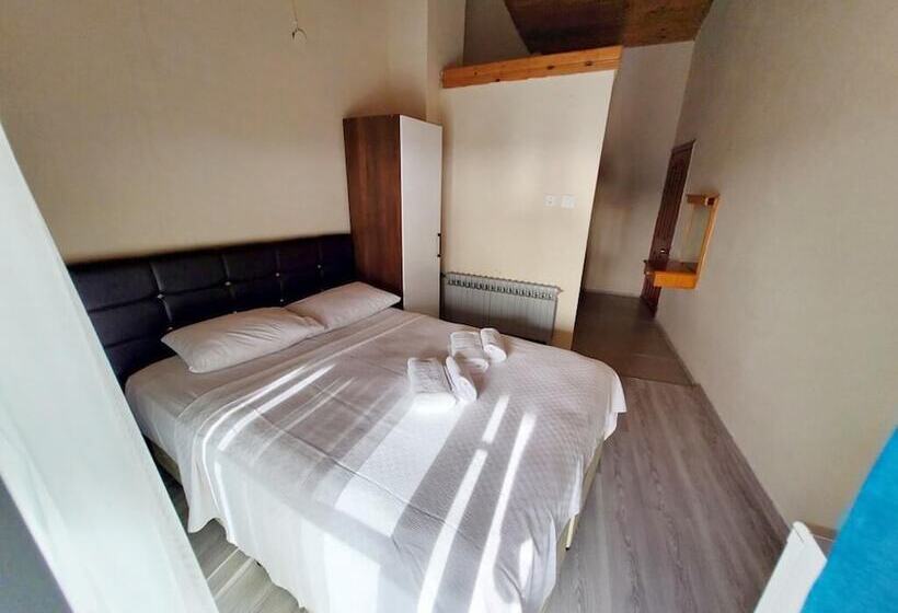 مبيت وإفطار Blue Topas Otel