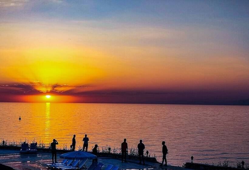 ホテル Dedeman Van Resort & Aqua