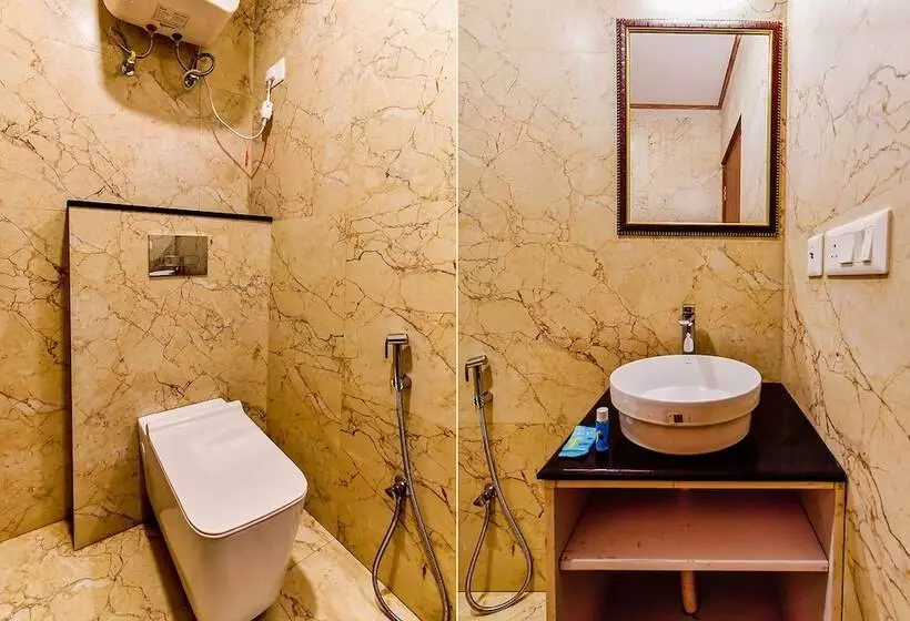 Hotelli Fabexpress Clock View 500m From The Mall Road