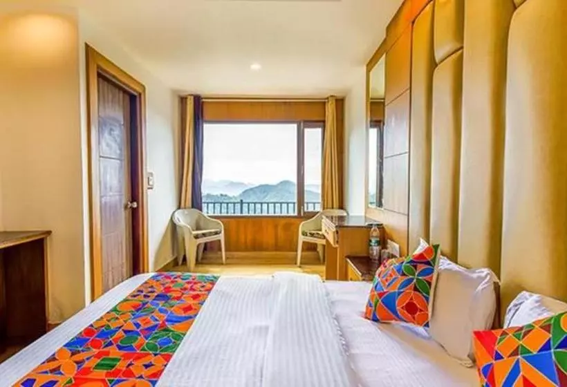 Hotelli Fabexpress Clock View 500m From The Mall Road