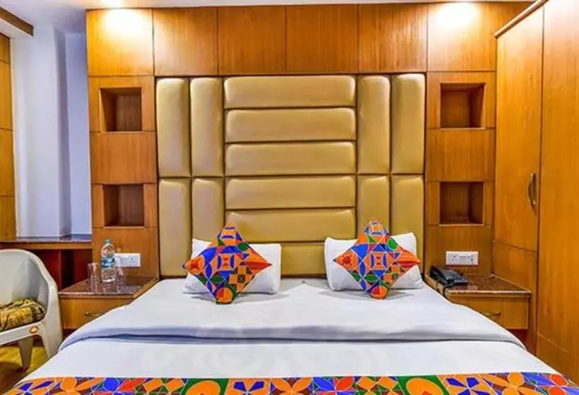 Hotelli Fabexpress Clock View 500m From The Mall Road