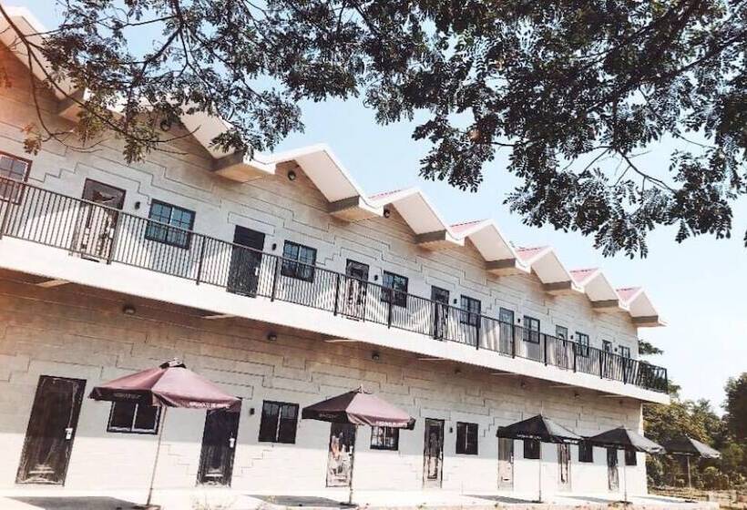 فندق Macchiato Resort Savannakhet