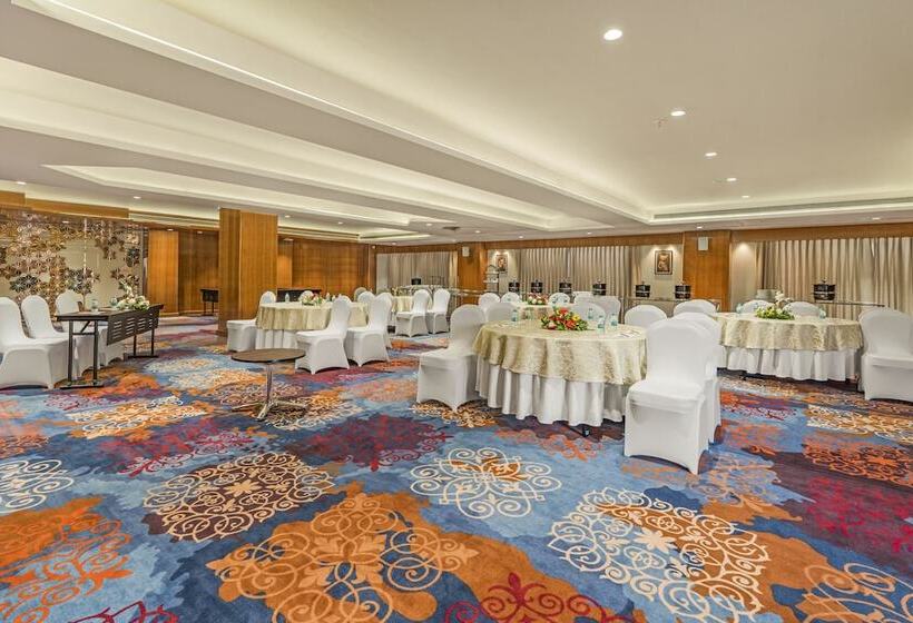 Hotel Shyama Sarovar Portico