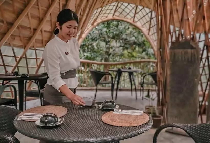 Hotelli The Sebali Resort