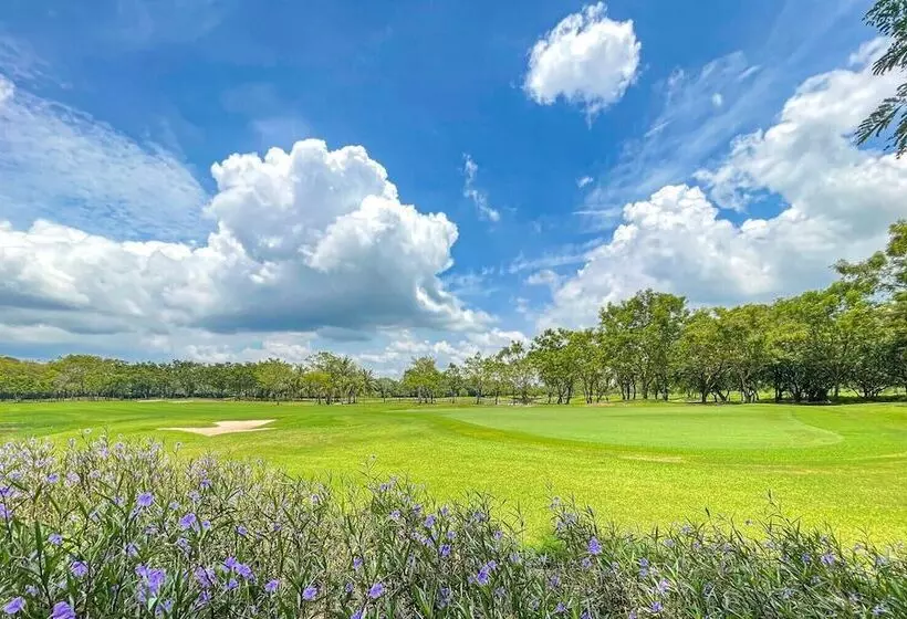 Hotelli Kabinburi Sport Club   Kbsc