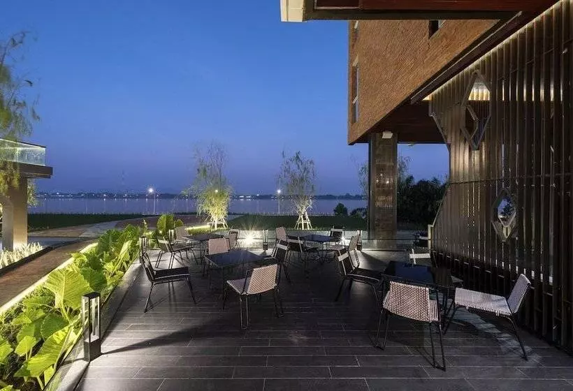 Hotelli Vela Dhi Nakhon Phanom