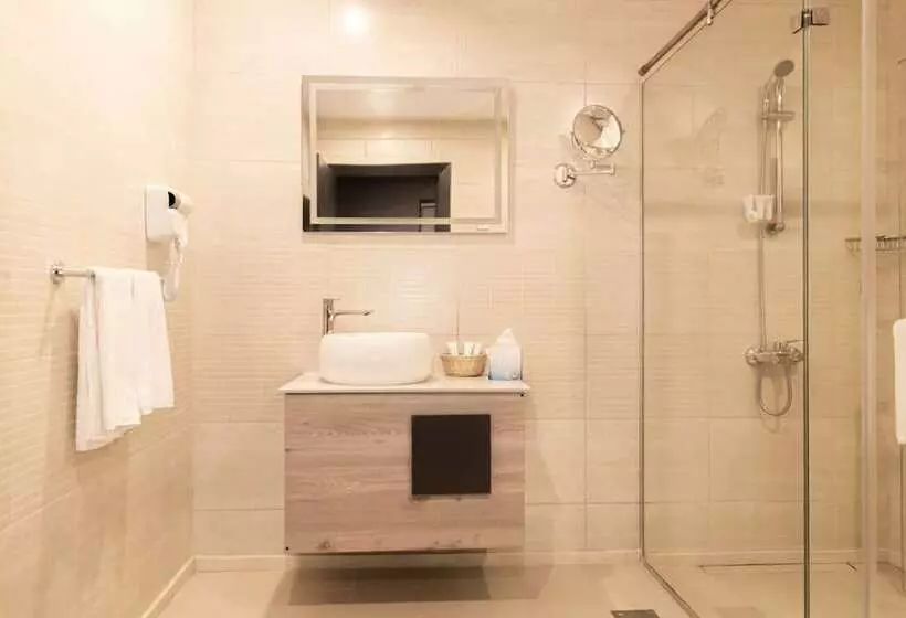 O Beach Hotel & Resort