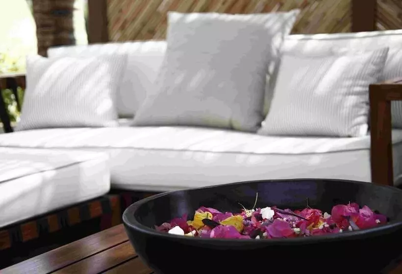 O Beach Hotel & Resort