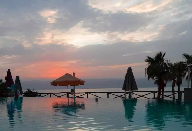 O Beach Hotel & Resort