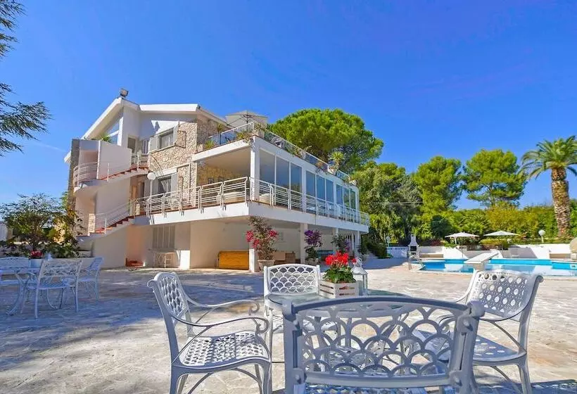 ベッドアンドブレックファースト Villa Del Sole Martina Franca