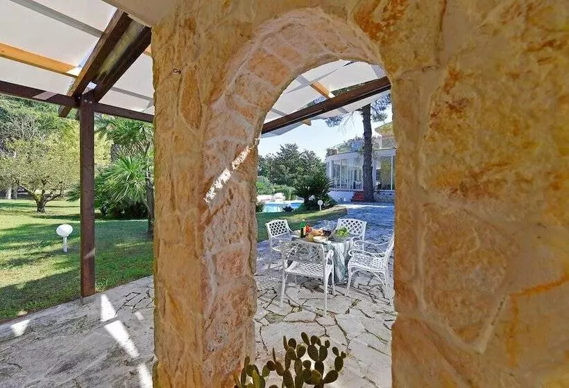 ベッドアンドブレックファースト Villa Del Sole Martina Franca
