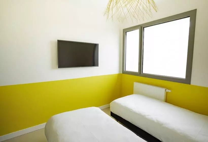 Hostelli The People Caen