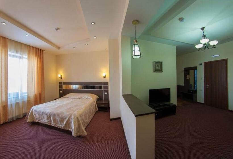 مسافرخانه Alpina Resort By Stellar Hotels, Tsaghkadzor