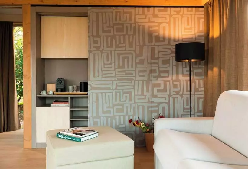 مسافرخانه Infinito Resort