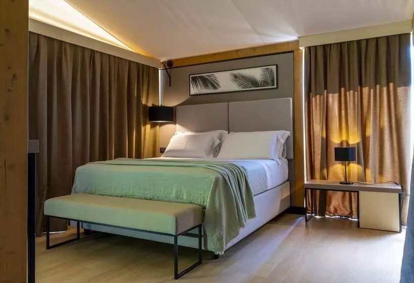 مسافرخانه Infinito Resort