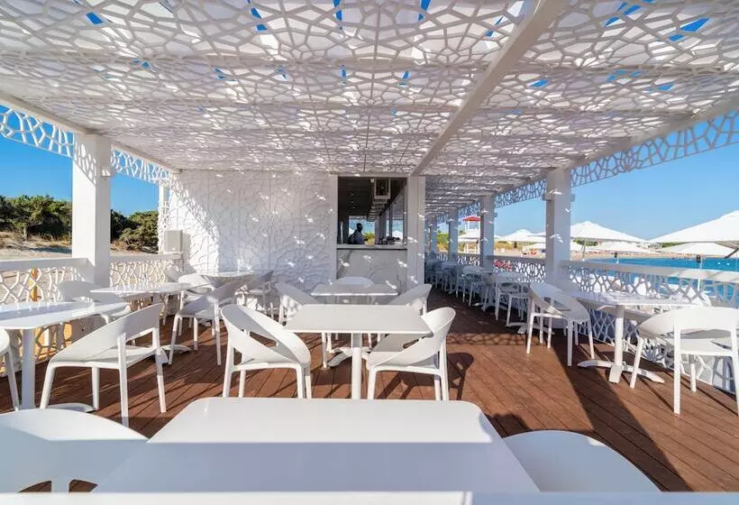 مسافرخانه Infinito Resort
