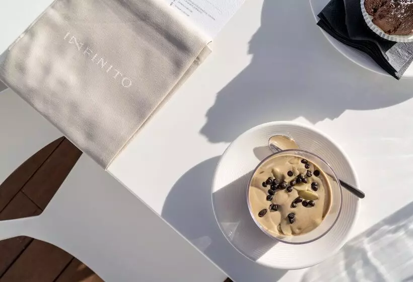مسافرخانه Infinito Resort