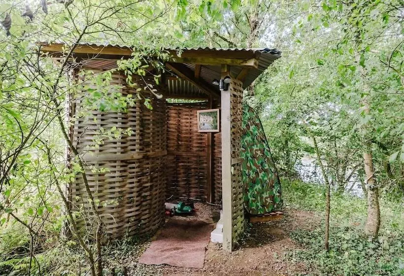 Hotelli Beautiful Riverside Lodge In Newbridge On Wye