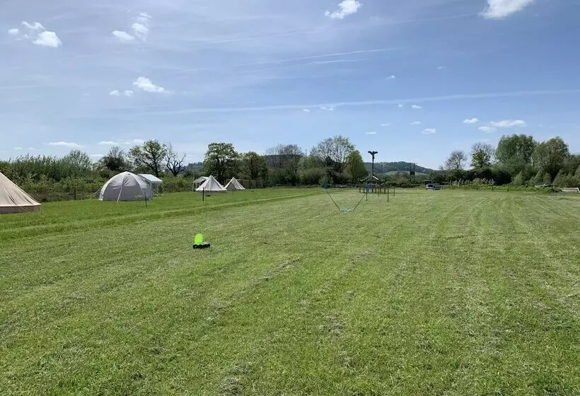 ホテル Inviting 3 Bedroom Lodge In Ashton Under Hill