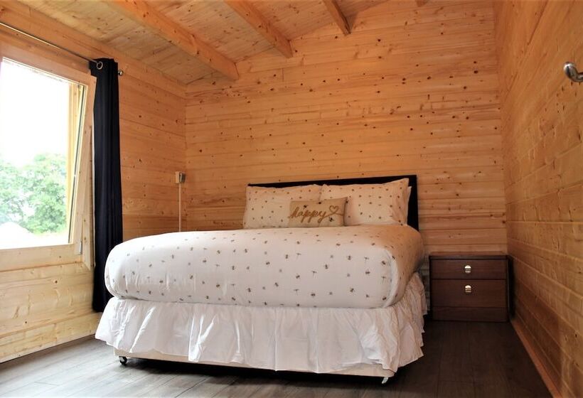 ホテル Inviting 3 Bedroom Lodge In Ashton Under Hill