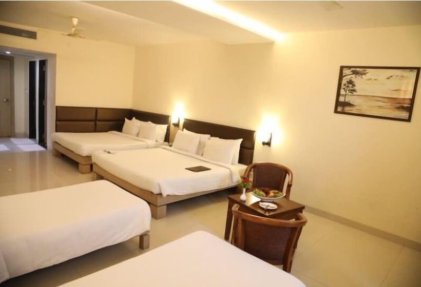 Hotel Kanha's Palm Springs