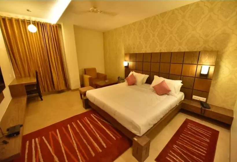 Hotelli Kanha's Palm Springs