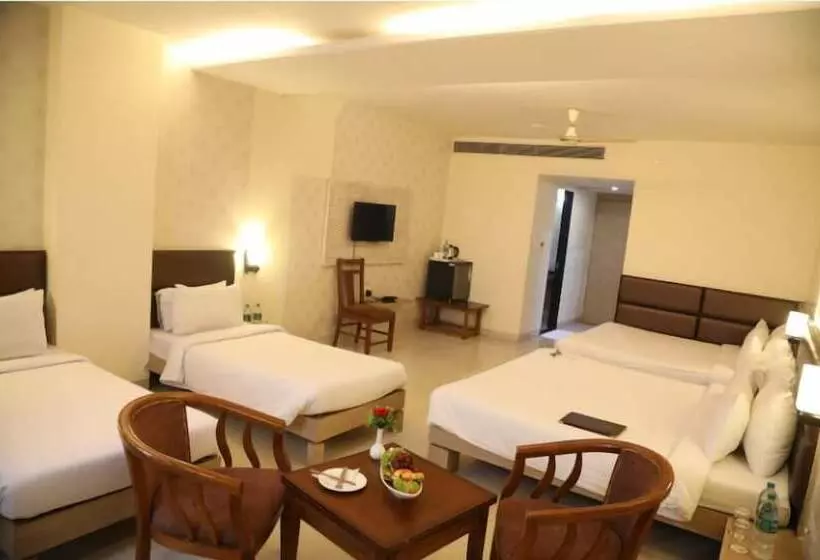 Hotelli Kanha's Palm Springs