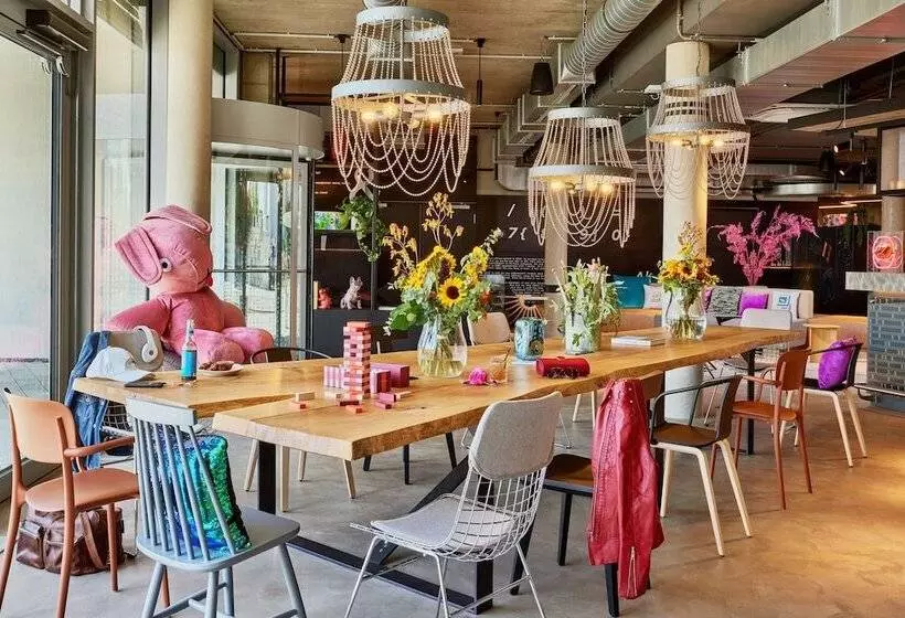 Hotelli Moxy Karlsruhe