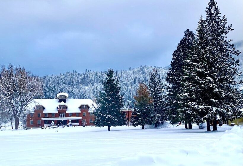 Отель Silverton Mountain Manor